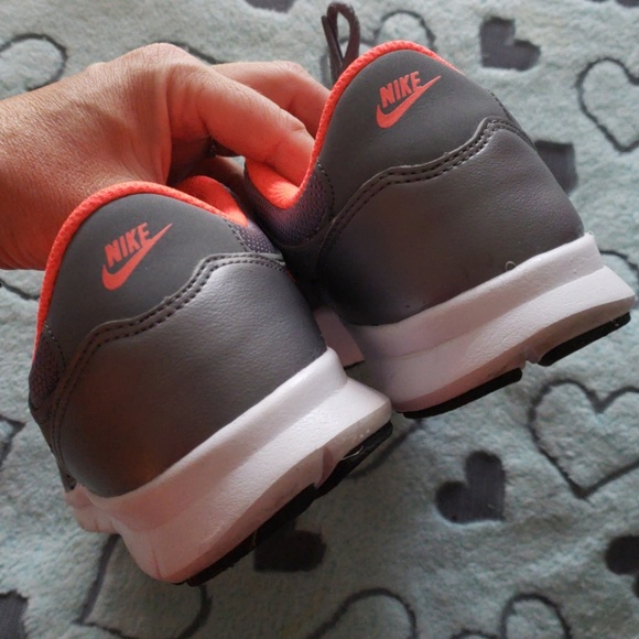 Womens Nike - Picture 4 of 7